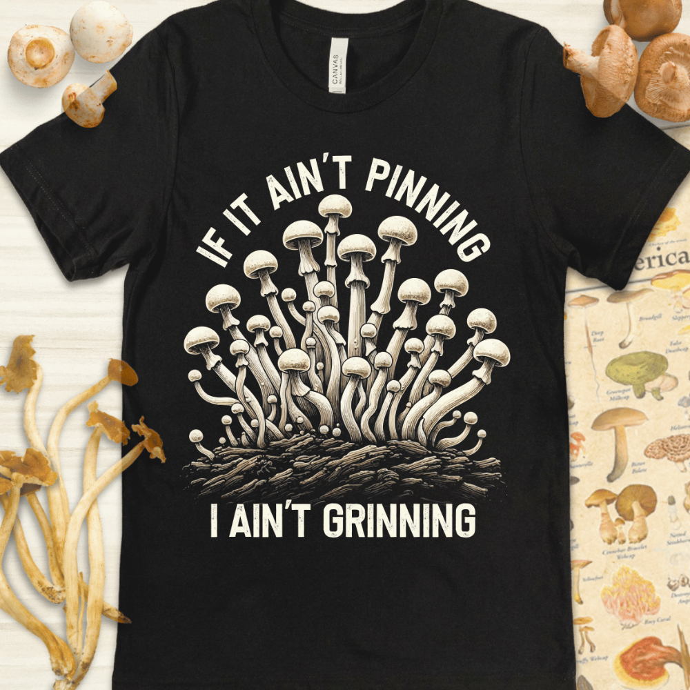 Pinning Grinning Tee Black